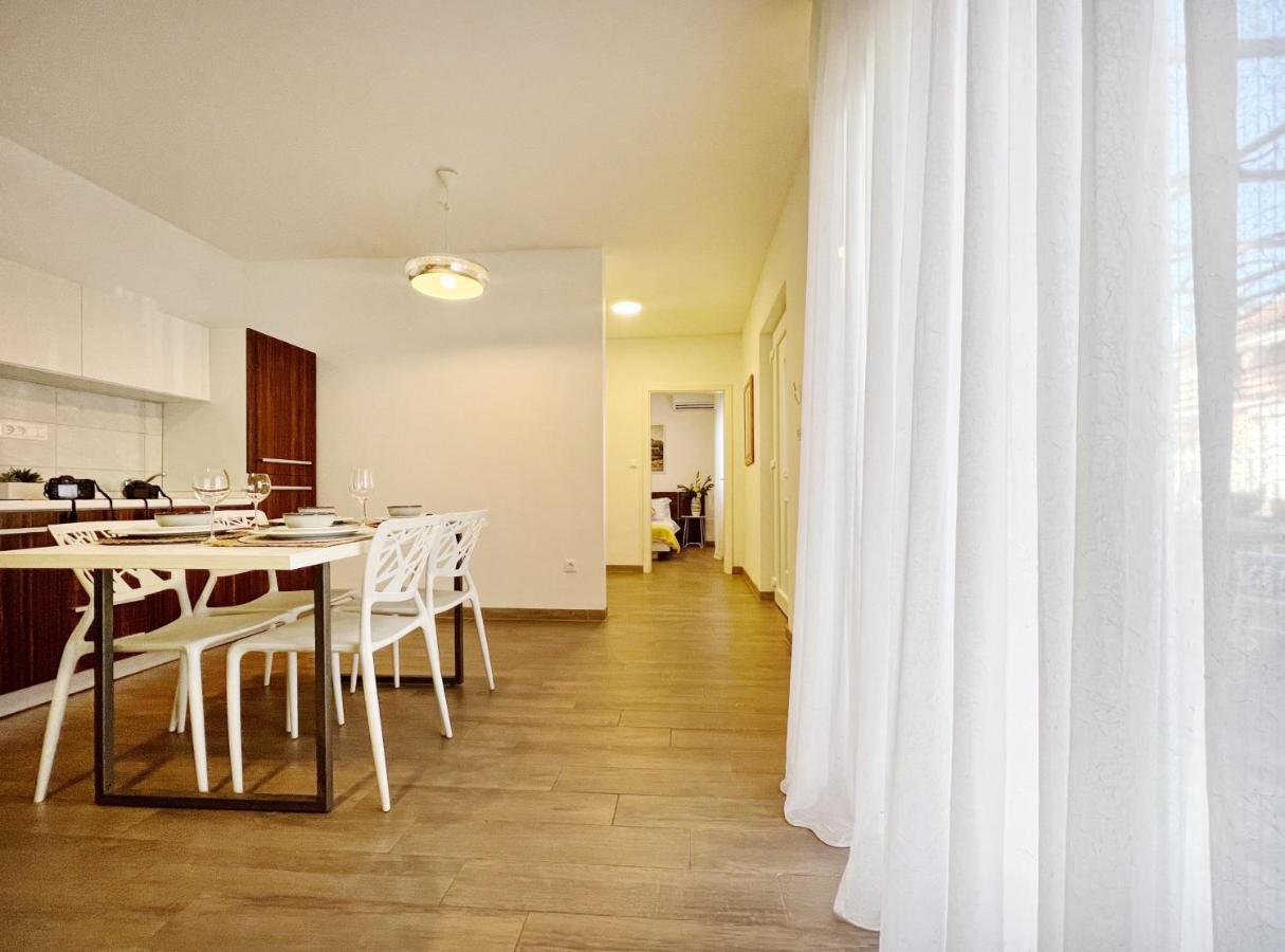 Apartments Teodora Maria Novigrad Istria Eksteriør billede