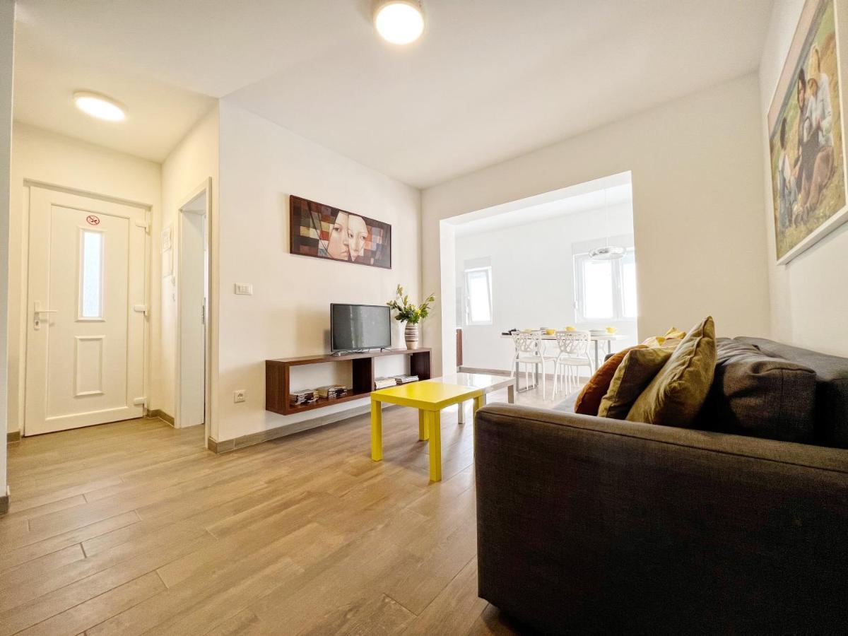 Apartments Teodora Maria Novigrad Istria Eksteriør billede
